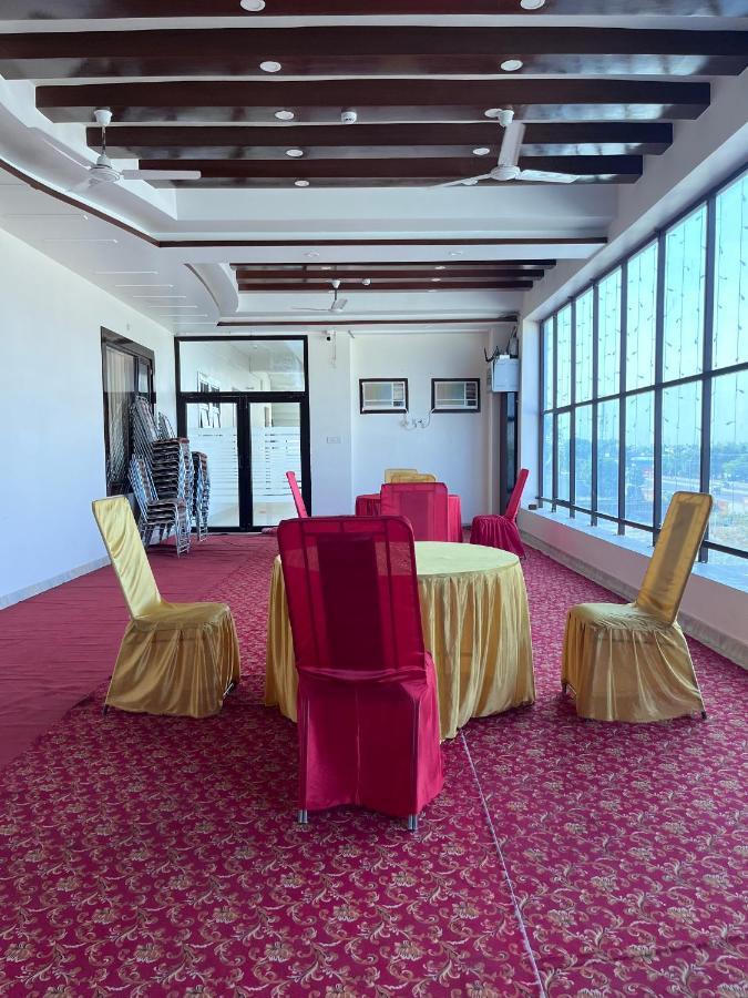 Mangalam Grand Hotel Lucknow Eksteriør billede