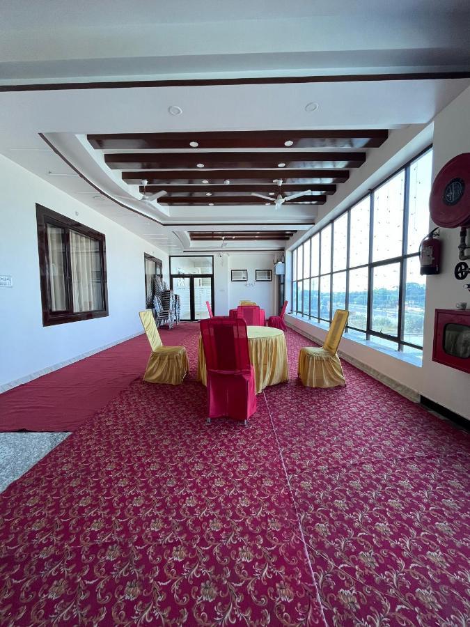 Mangalam Grand Hotel Lucknow Eksteriør billede