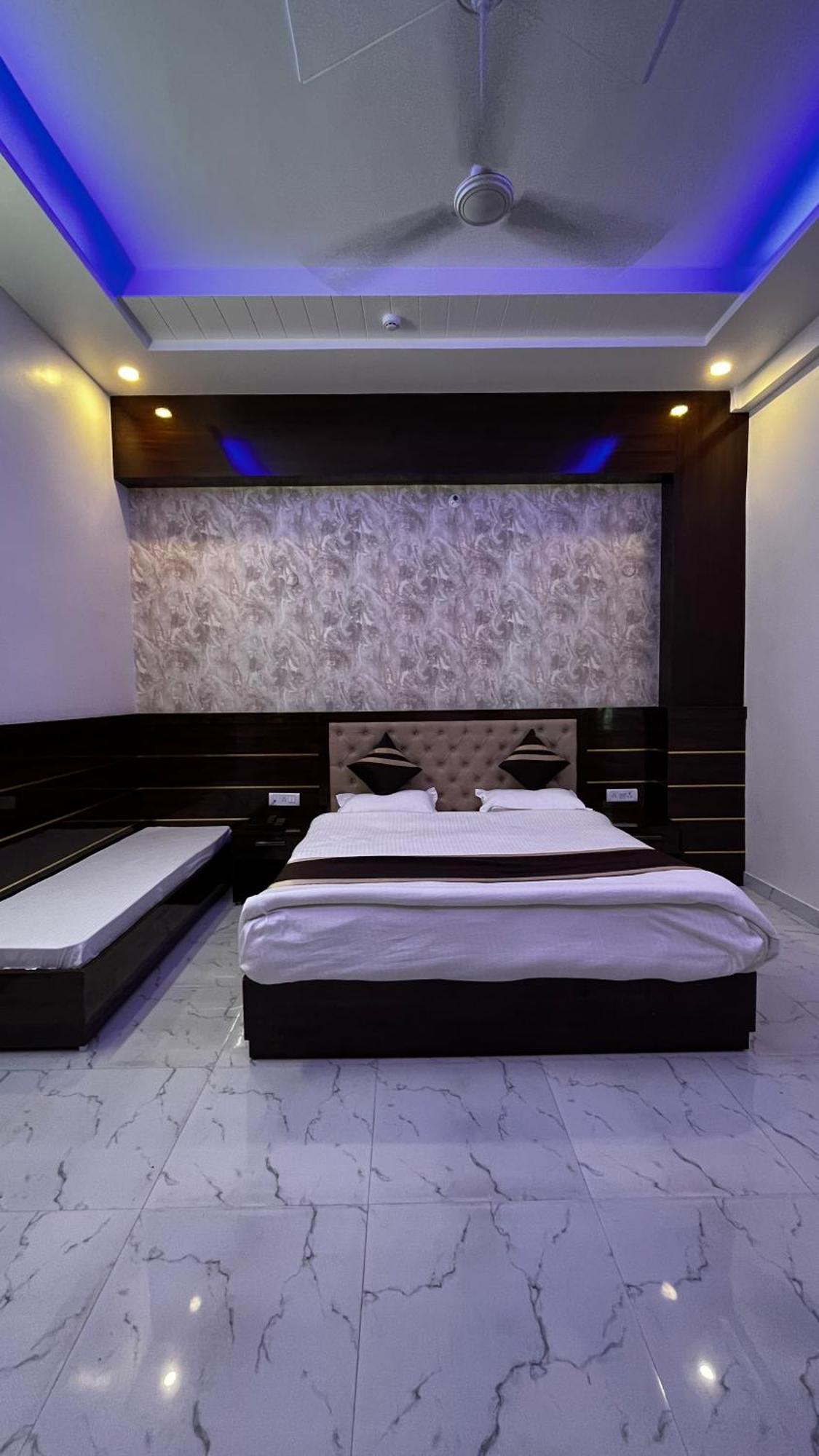 Mangalam Grand Hotel Lucknow Eksteriør billede