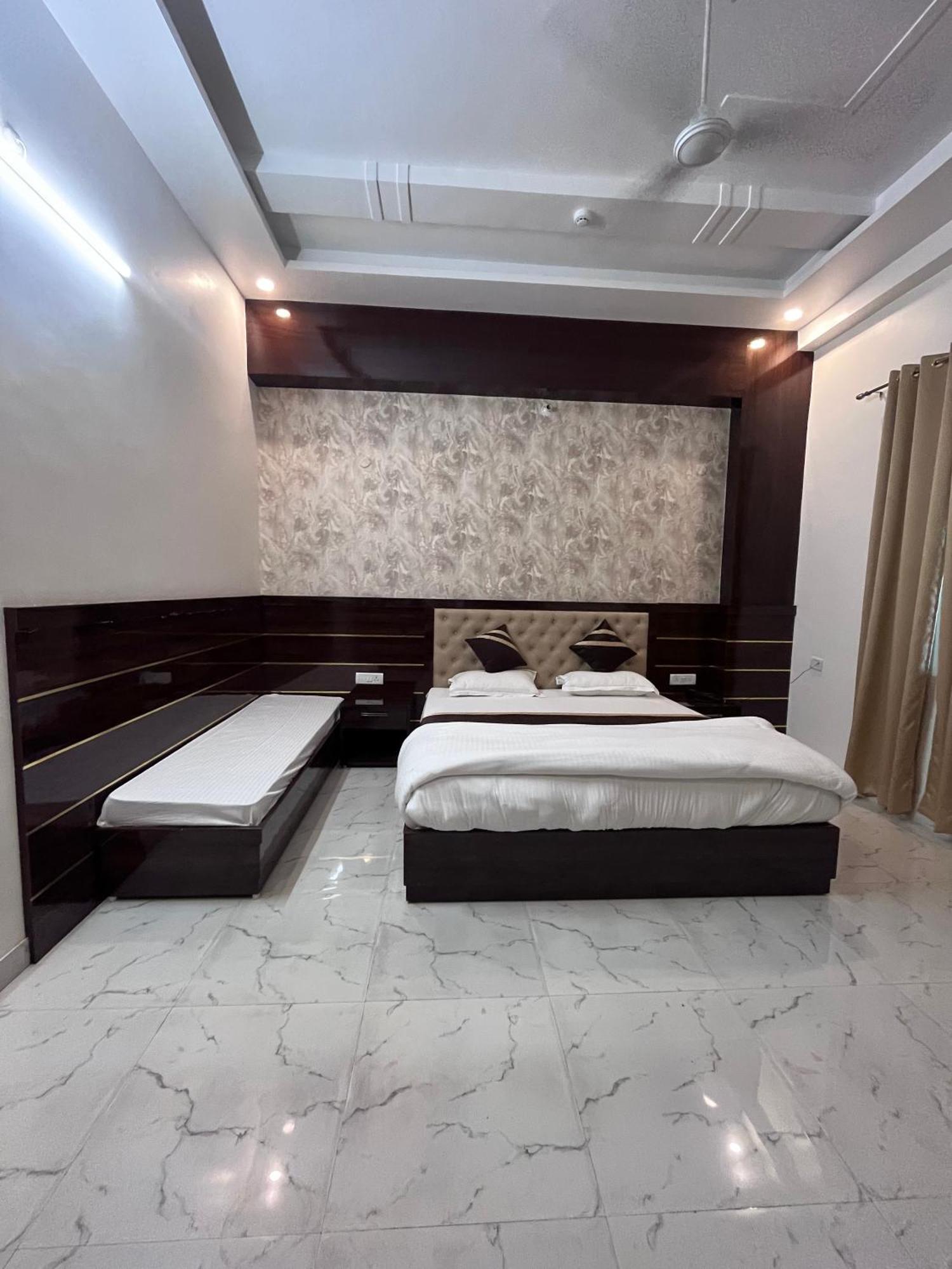 Mangalam Grand Hotel Lucknow Eksteriør billede
